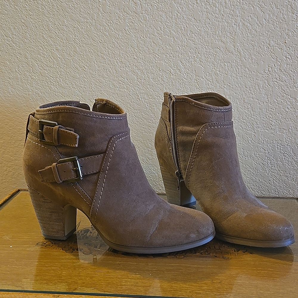 Brown Vegan Suede Booties-EUC-Size 8M